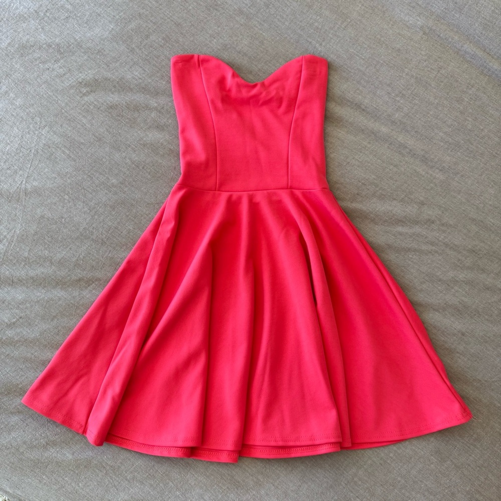 💖 Boohoo Hot Pink Strapless Skater Dress - Size 2